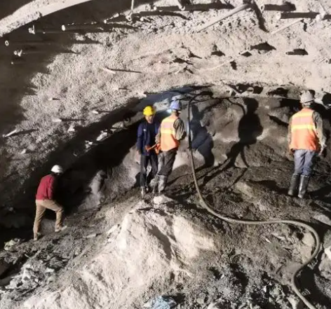 葫芦岛拱顶带模注浆料的施工流程及注意事项